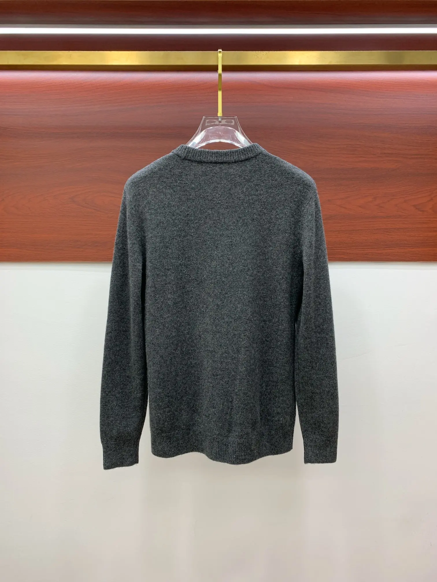 2025 DIKU   Men's boutique new round neck wool sweater. The wool fabric feels soft and sticky, and the material M-XXXL is very w