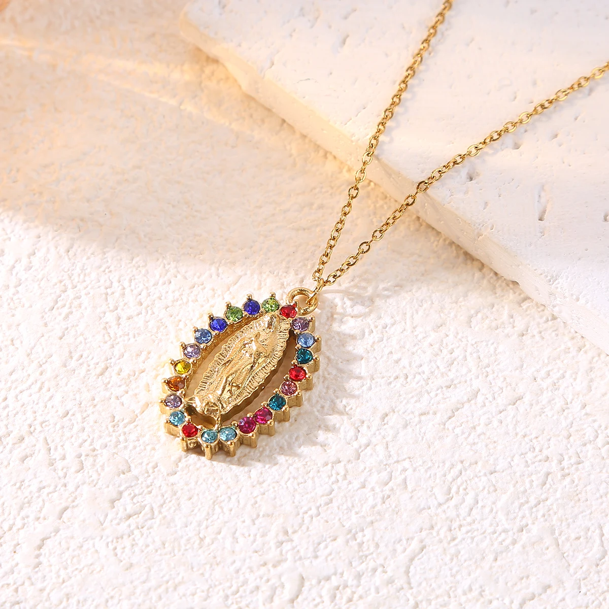 

Christmas Jesus Pendant Necklaces For Women Men Zircons Inlaid Stainless Steel Charm Necklace Clavicle Chain Jewelry Gifts