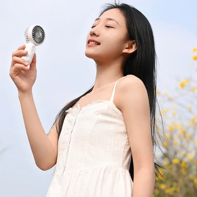 1 قطعة مروحة صغيرة محمولة شحن USB 3 سرعات - مروحة محمولة للرجال والنساء مناسبة للمكتب والسفر في الهواء الطلق والتخييم