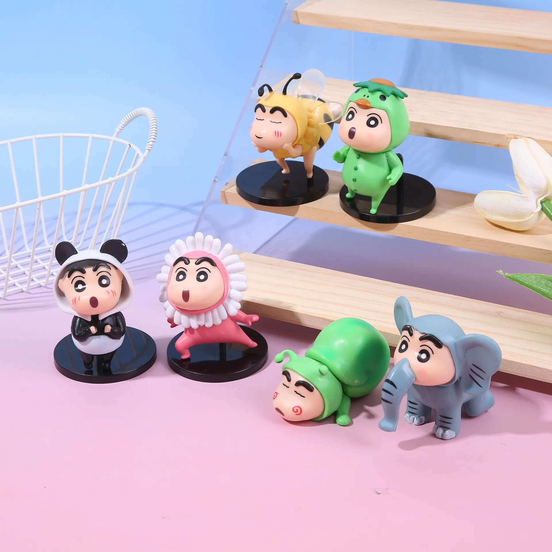 Bandai 6 szt./zestaw Figurki Akcji Anime Crayon Shin-Chan Seria COS Zwierzęta Figurki Dekoracja Samochodu Model Lalki Zabawki dla Dzieci Prezent dla Fanów