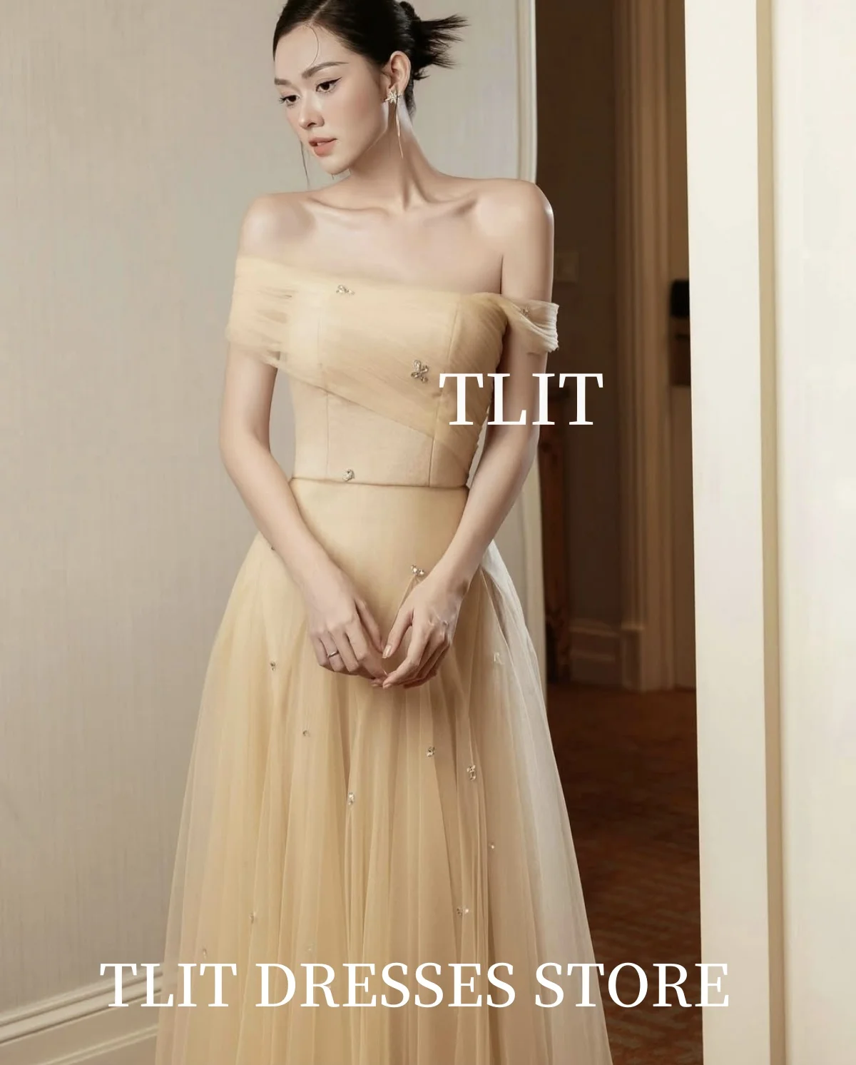 فساتين سهرة أنيقة من التول الحريري باللون الأصفر الفاتح من TLIT مخصصة قبالة الكتف بدون حمالات فساتين حفلات كريستال على شكل حرف a تنورة