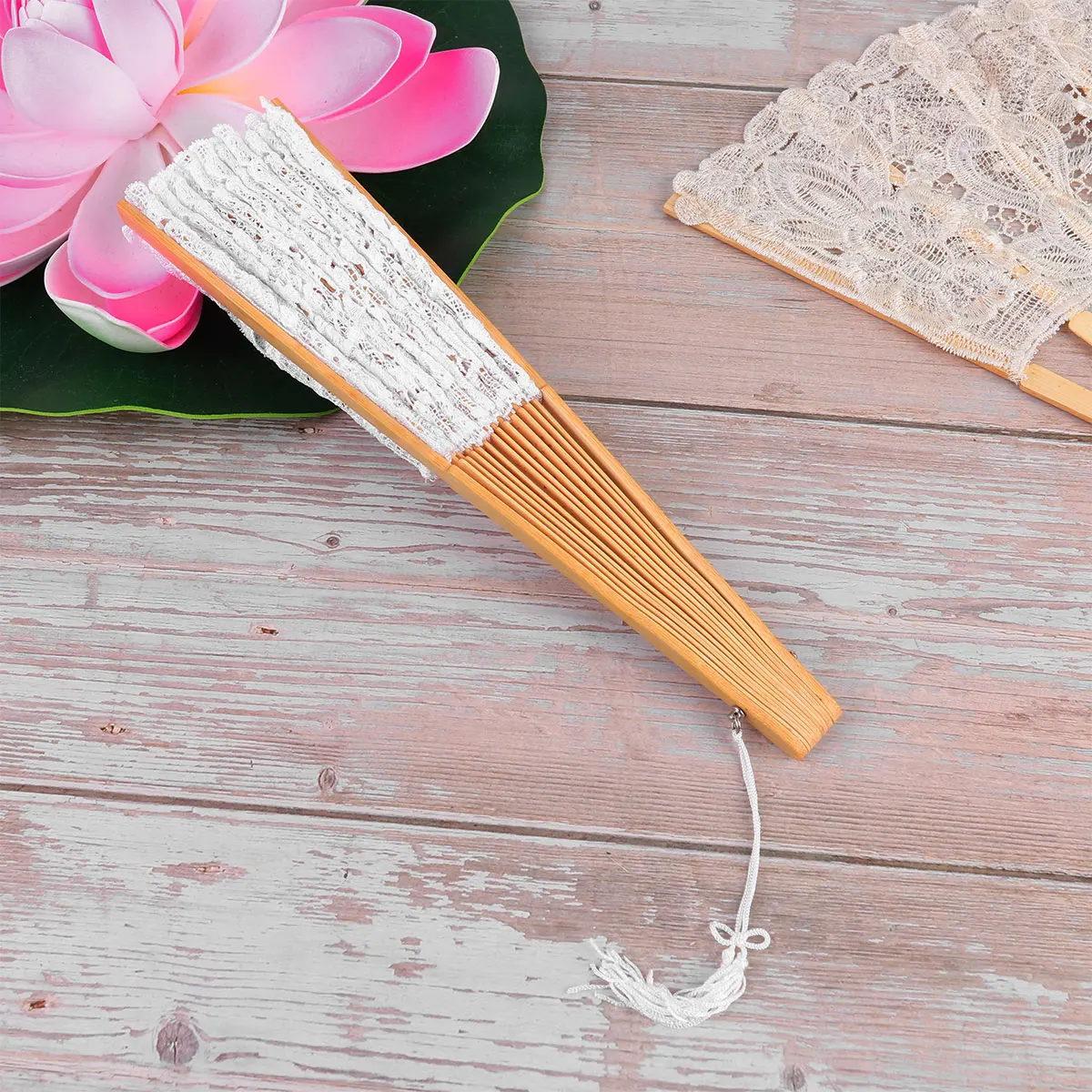 

Bamboo Folding With Lace Tassel Exquisite Decorative Hand For Wedding Party Home Decor Stage Lightweight Portable Foldable For