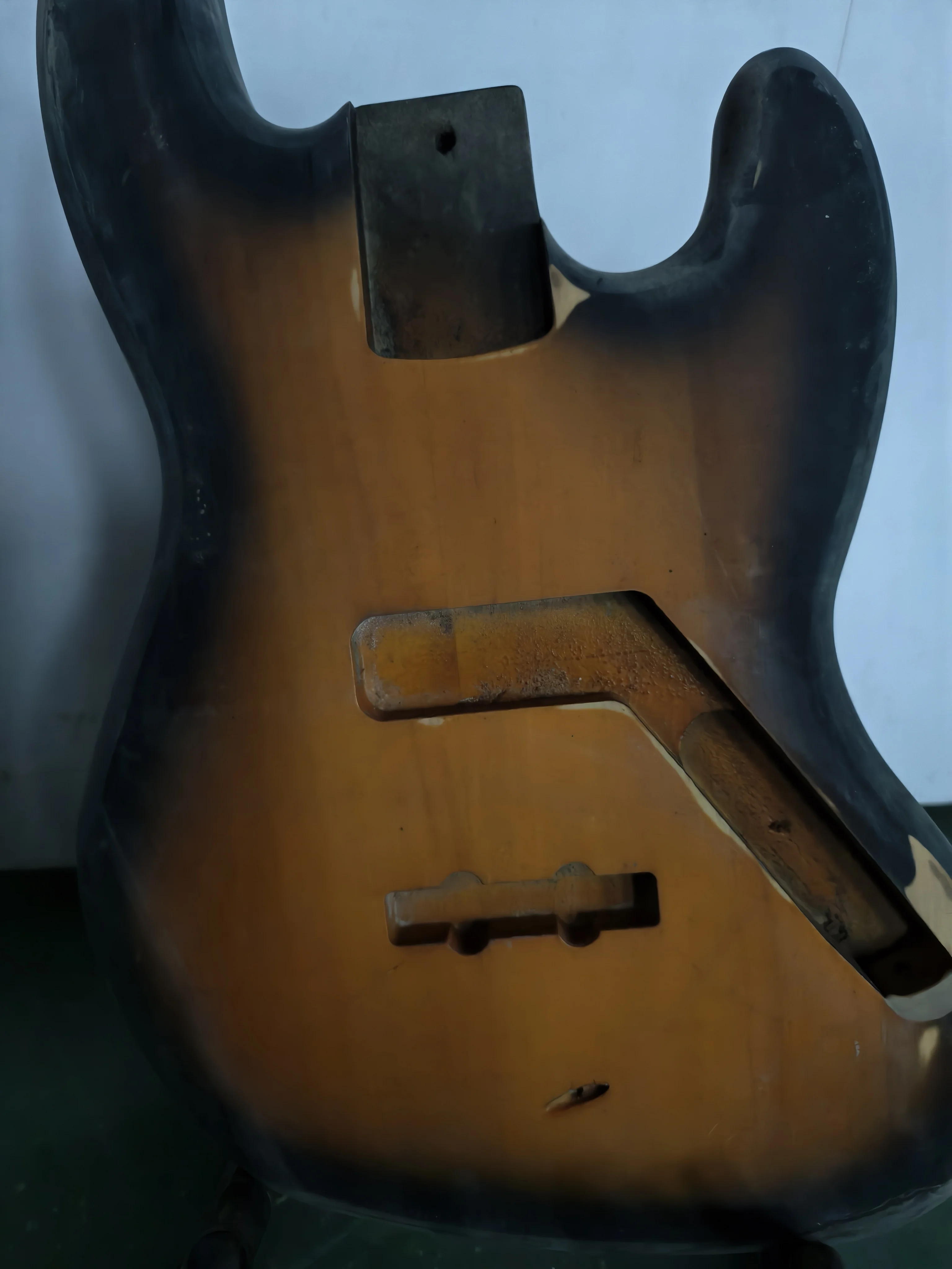Defective guitar body, poplar body, sunset bass board, electric guitar accessories, shipped not in the main picture - view 3