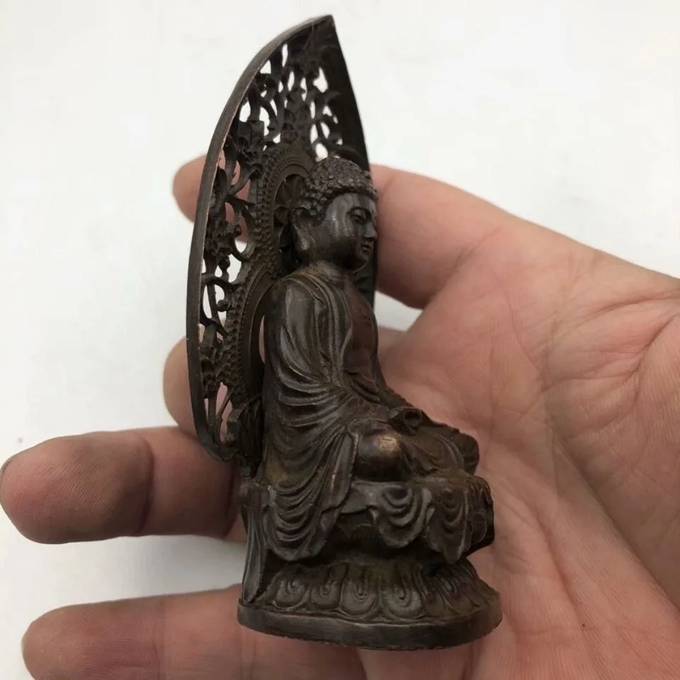Mini Antique Brass Sitting Buddha Figurine Hollow Floral Back Pocket Statue Religious Meditation Home Desktop Decor Ornament