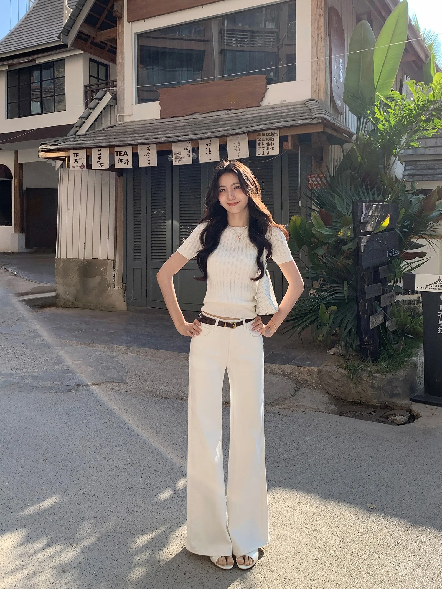 

MULVAN Fashionable Low Waist Flared Jeans Women's Loose Comfortable Commute Slimming Casual Long Pants Cotton Zipper