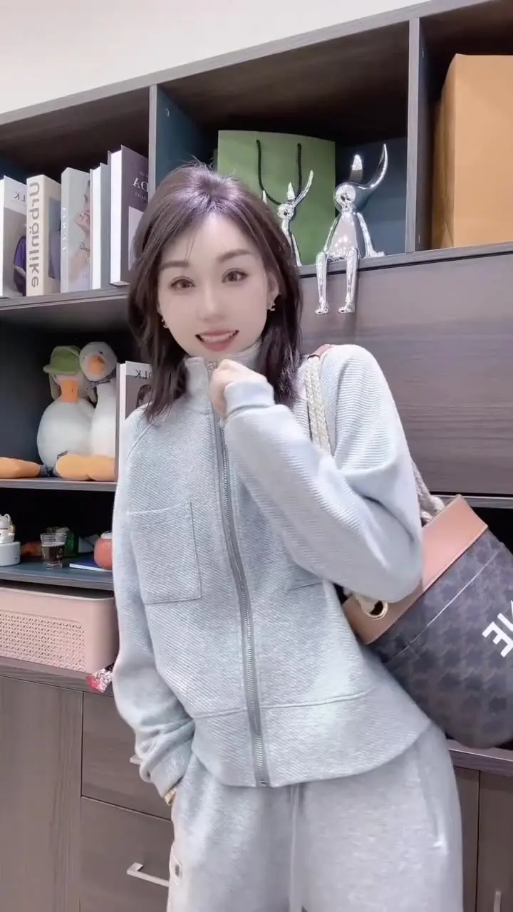 Sweatshirts Tops Wo…
