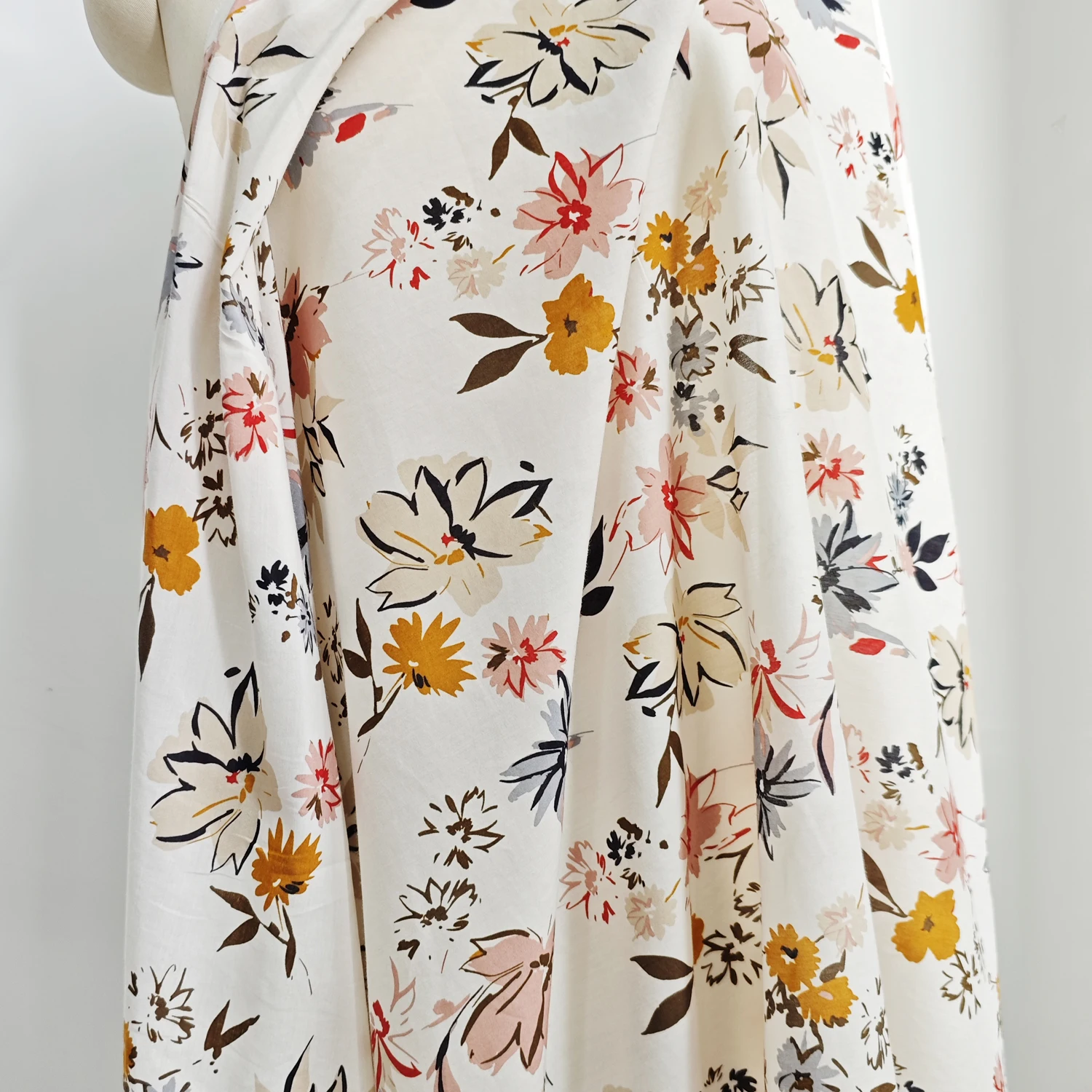 54'' Wide By Meter White Floral Soft Natural Silk Cotton Fabric Mulberry Silk Scarf Shirt Wedding Dress Material view 2