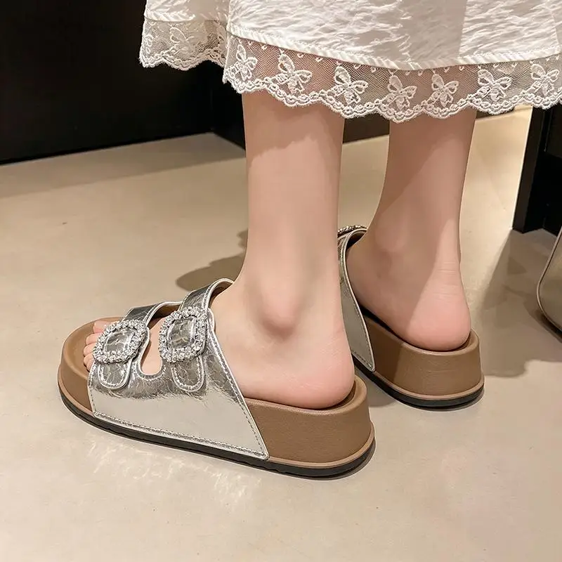 Rutschfeste, dicke Strandpantoffeln für Damen, Sommer 2026, Rhinestore-Schnallen-Plateau-Mules, glänzende Kristallsandalen für Damen – Detail 7