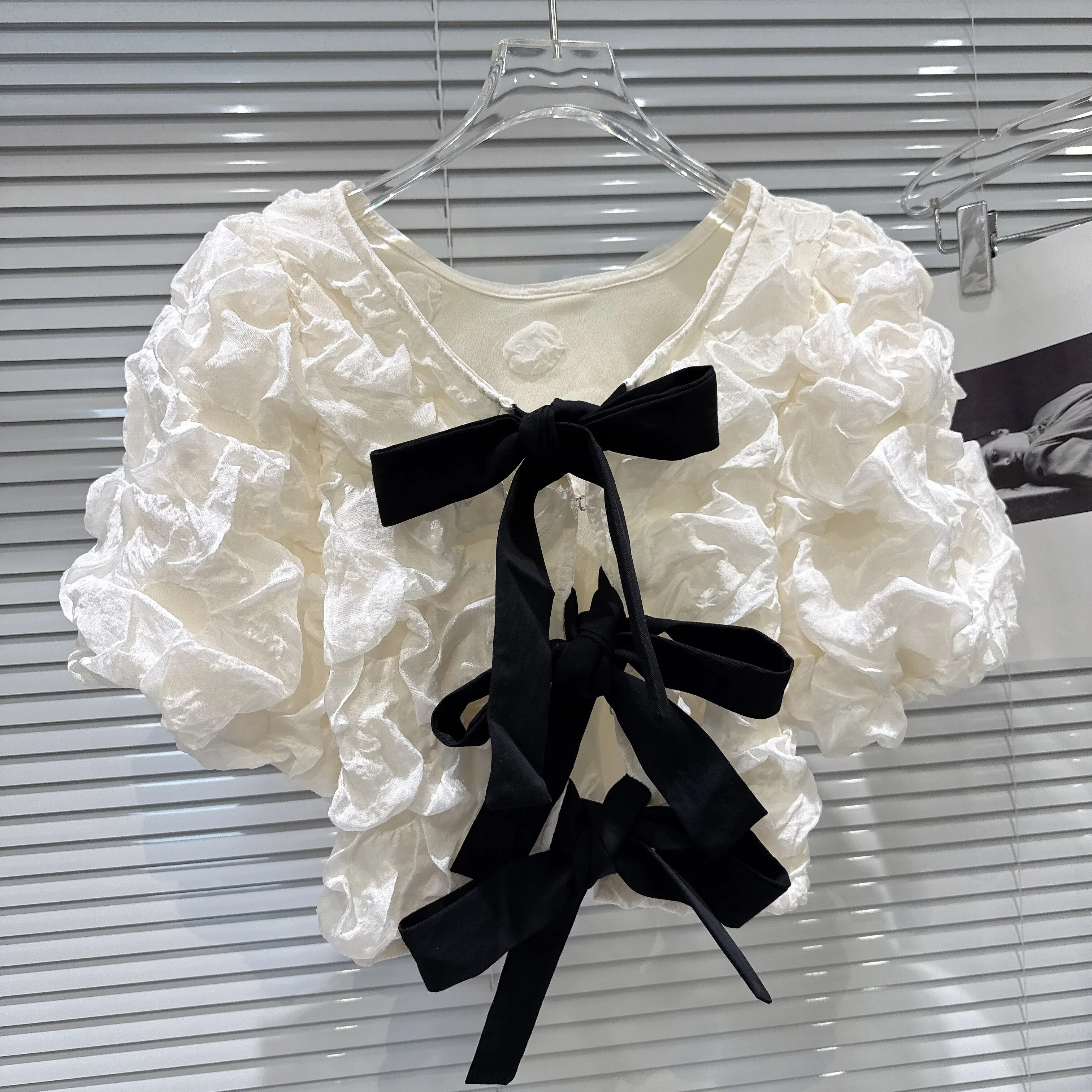 

Summer Bow Lace-up Bubble Sleeve T-shirt French Fashion Elegant Sweet Female Round Neck Hollow Out Pleated Short Sleeved Shirt