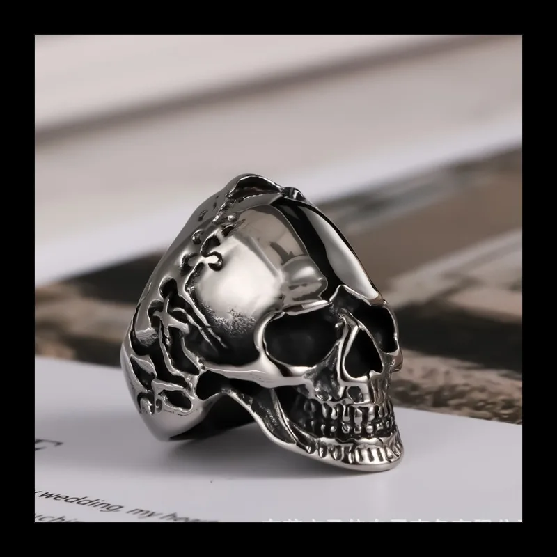 

Электронная коммерция, титановая сталь, индивидуальный стиль, венок, кольцо с черепом, модные крутые мужские аксессуары в стиле рок-хип-хоп SA864