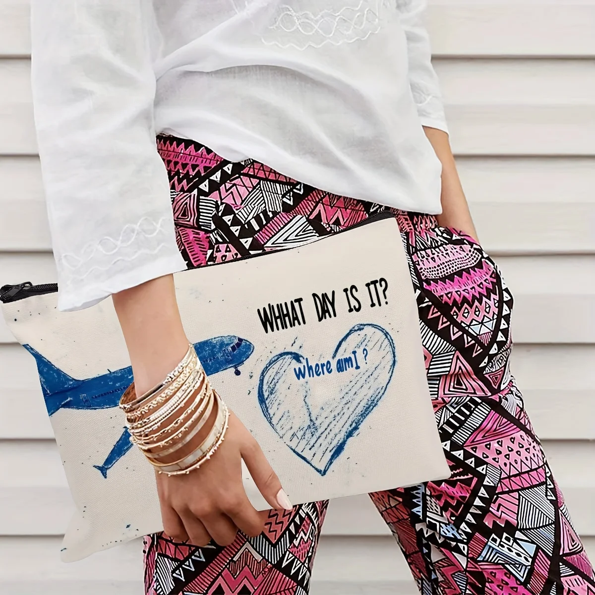Makeup Bag Featuring an Airplane And Heart Design, Perfect As a Gift for Pilots, Flight Attendants, And Travelers keup Bags