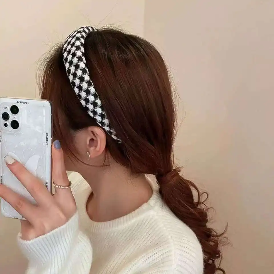

Retro Houndstooth Autumn And Winter Headband Wide Edge Pressing Hair Wash Face Hair Card Versatile Girl Headband Fashion Women