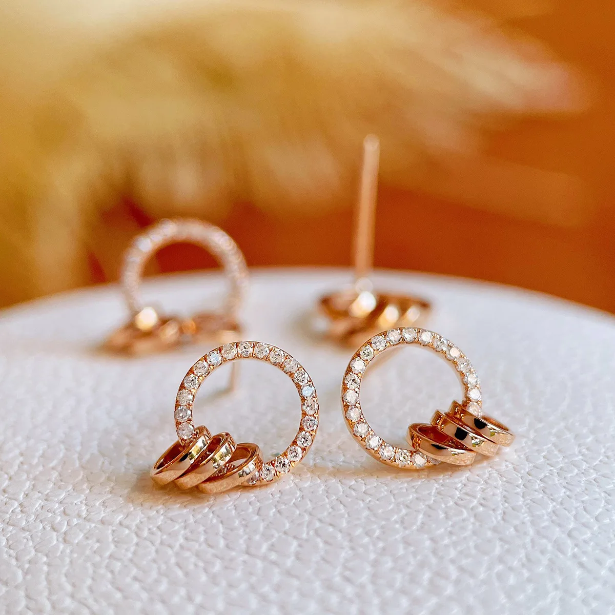 

Modern 18K Rose Gold Plated 925 Silver Tri-rings Full Zircons Huggie Hoop Stud Earring Genderless Anti Allergy Piercing Jewelry