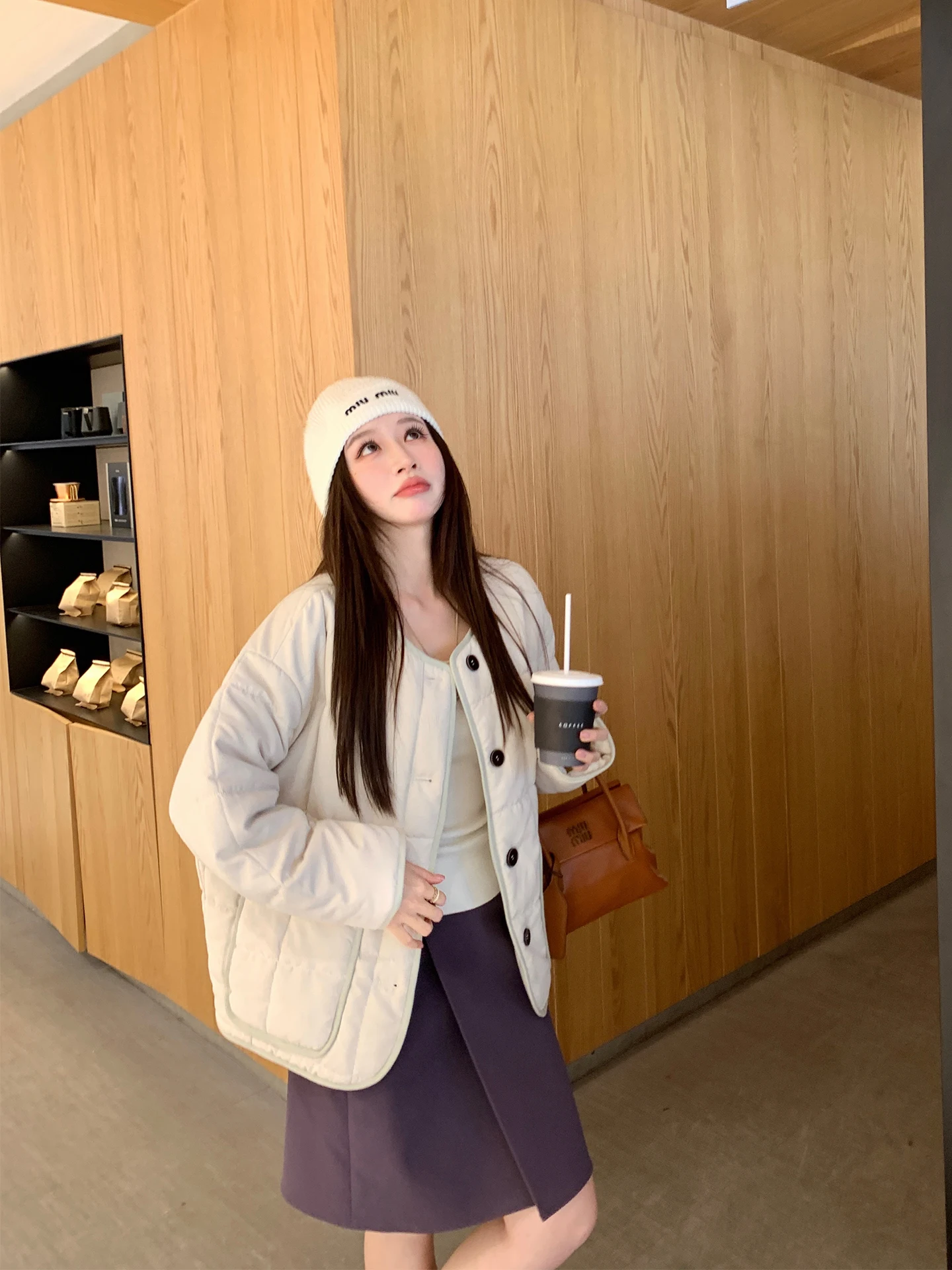 

Юбка YANUOYU из кожи цвета коричневой древесины с высокой талией, А-силуэт, с разрезом, утягивающая, средней длины, корейский стиль, для офиса