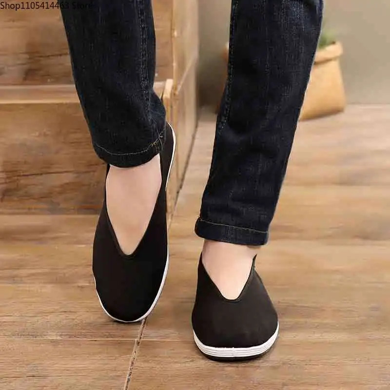 Martial Arts Shoes Men Kung Fu Wing Chun Tai-Chi Wushu Black Cloth Old Beijing Casual Shoes Sport Sneaker