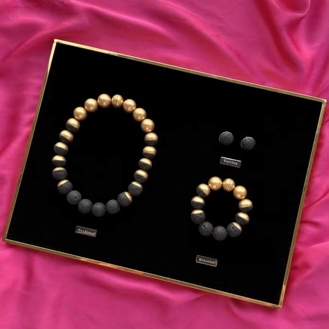 Parure de bijoux de luxe en laiton plaqué or avec pierres volcaniques naturelles, boucles d'oreilles, collier et bracelet, accessoires de fête pour femme