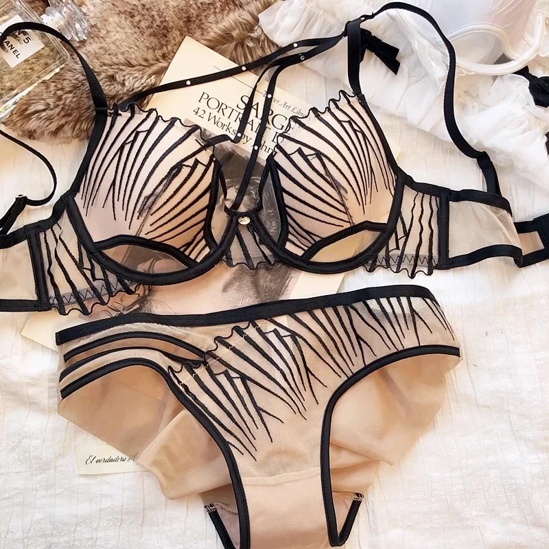 

2024 New Hollow Out Fashion Underwear Sets Gather Young Ladies Intimates Translucent Thin Cotton Push Up Women Sexy Bra Panties