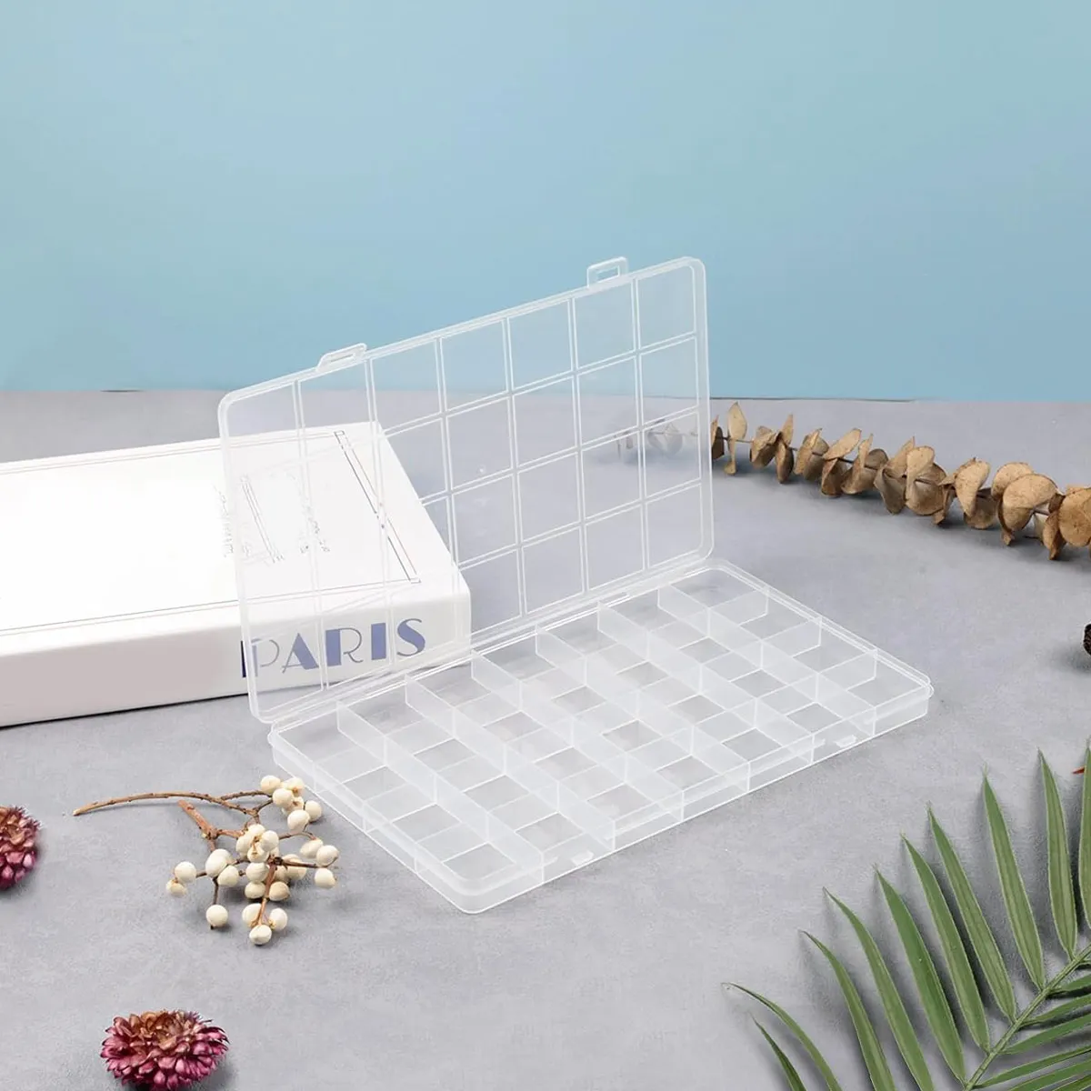 صندوق تخزين بلاستيكي مكون من 28 حجرة مع صندوق مجوهرات مقسم، يستخدم لتخزين المجوهرات والأقراط والخواتم والخرز