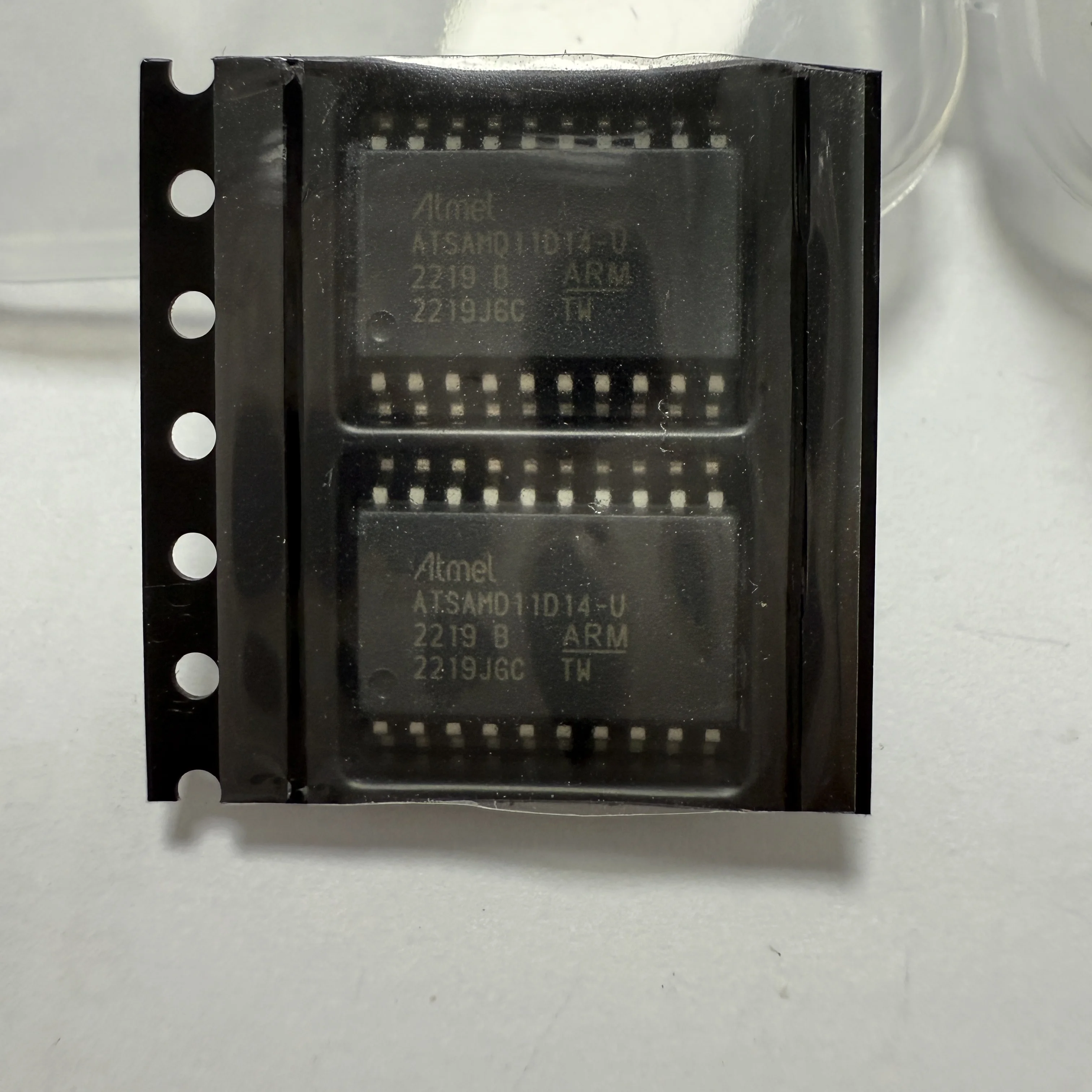 2PCS/LOT ATSAMD11D14A-SSUT (Microcontroller Units)