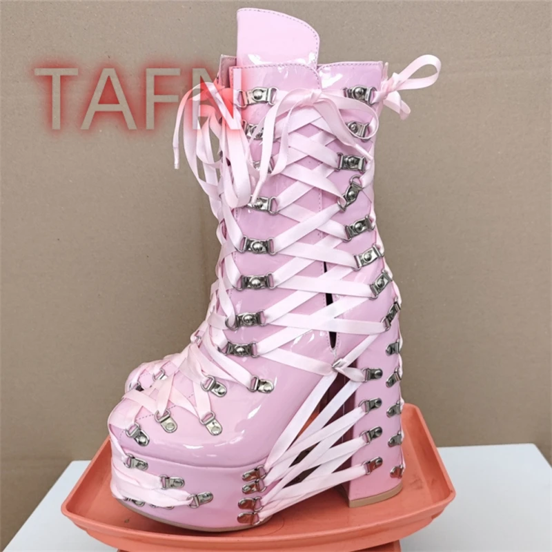 

Розовые короткие сапоги в стиле Лолиты на платформе из лакированной кожи, деловые сапоги на толстом каблуке с пряжкой на ремне, модные женские ботинки в стиле панк для ночного клуба