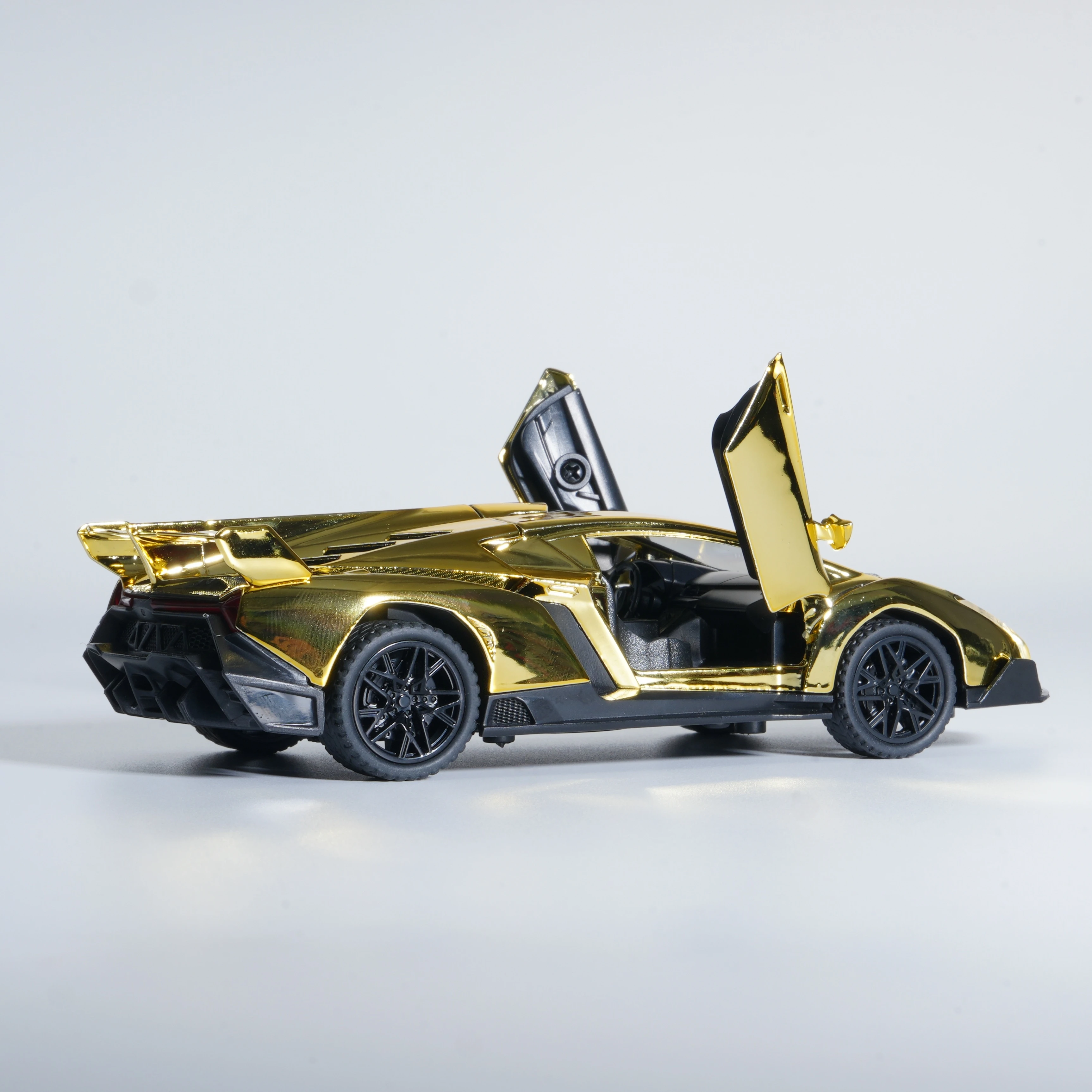 1:32 gegalvaniseerd goudlegering automodel, voorgebouwd gegoten voertuigmodel, geschikt voor cadeau- of desktopdisplay.