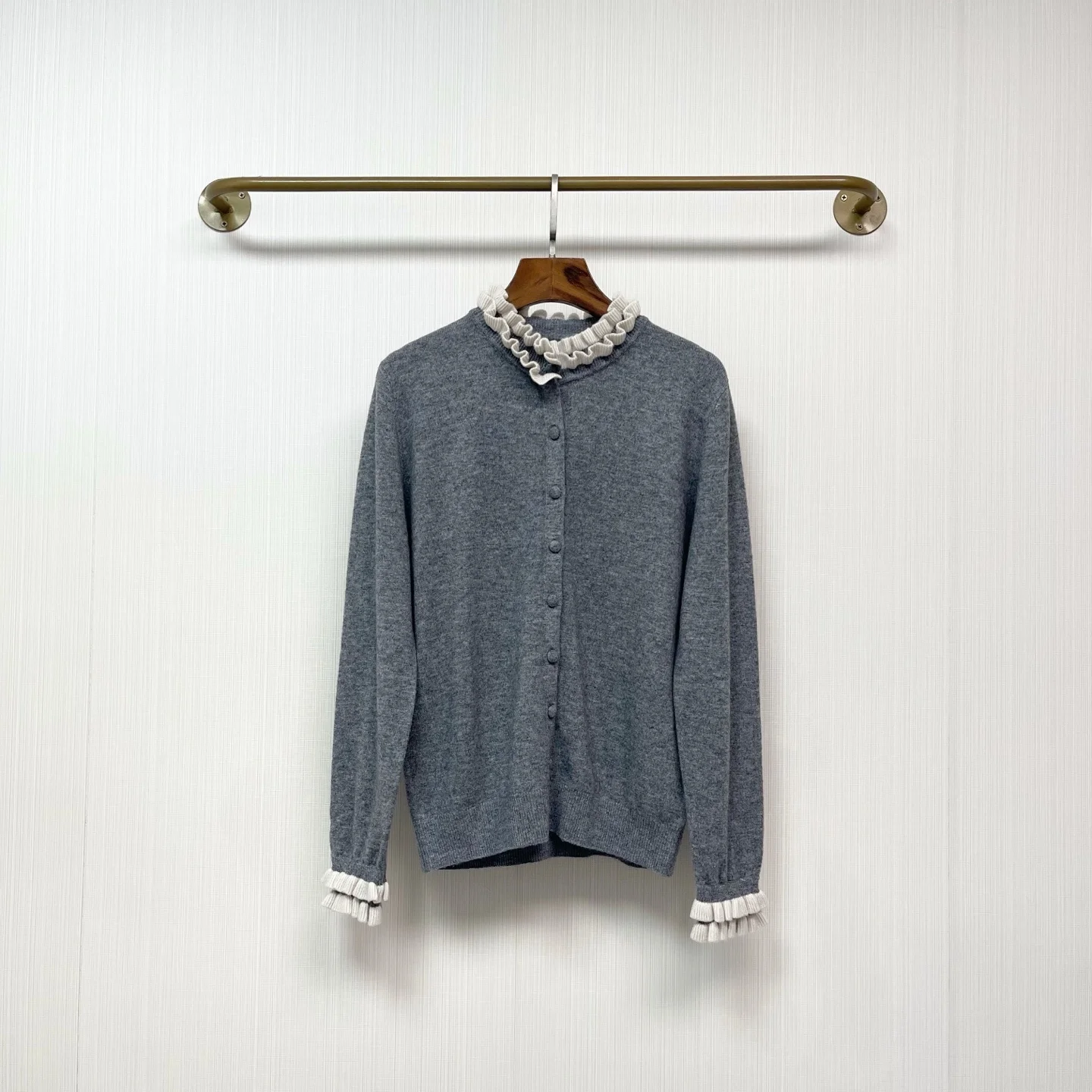 

High quality new women's round neck three-dimensional lace sweater, knitted cardigan top jacket