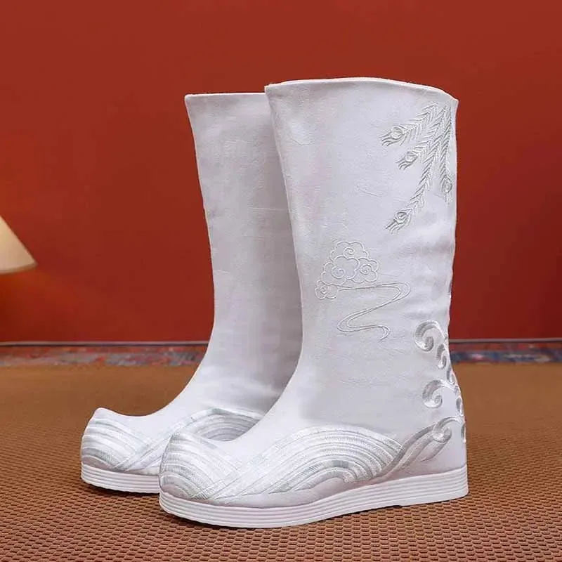 2025 Sapone cinese Hanfu Nero Bianco Tacchi piatti Stivali a punta Scarpe lunghe per donna Uomo Vintage ricamato yi;4