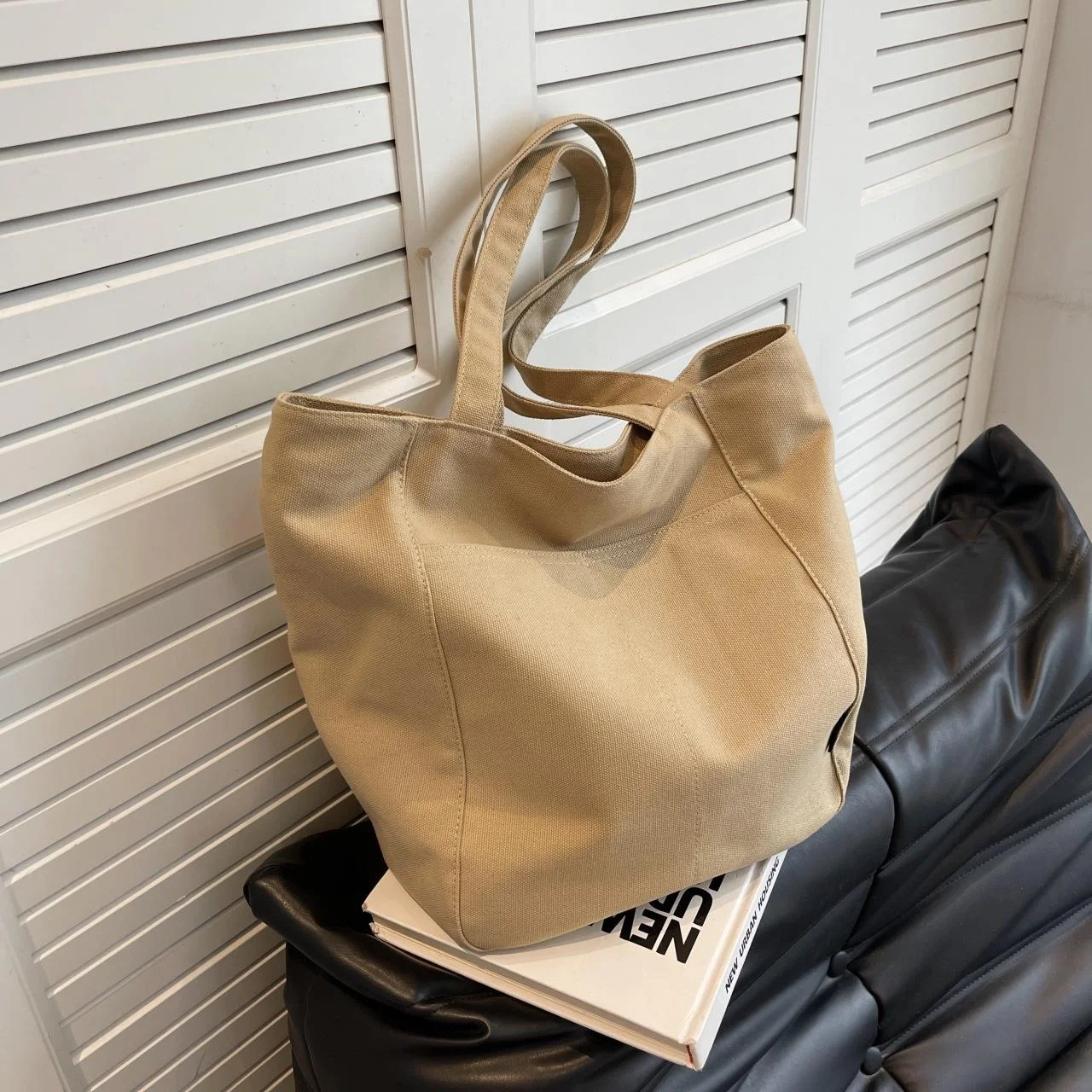 

Универсальная холщовая сумка-тоут для женщин, большая вместительная сумка через плечо, повседневная сумка на молнии, мягкая искусственная кожа, интерьер...