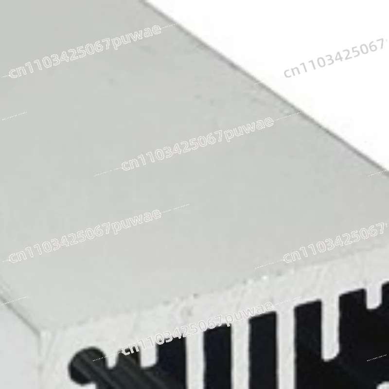 

Алюминиевый радиатор-профиль для высокой мощности, тип «воздушная турбина», длина 40 мм