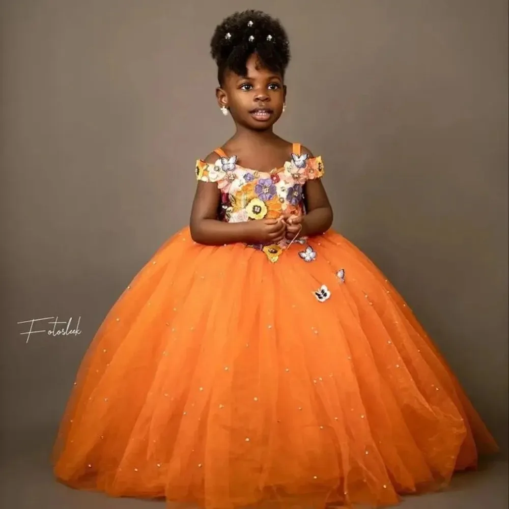 فساتين فتاة الزهور البرتقالية لحفلات الزفاف مع زهور مطرزة بطول الأرض وحفلات أعياد الميلاد للفتيات الصغيرات فساتين التواصل الأول حسب الطلب