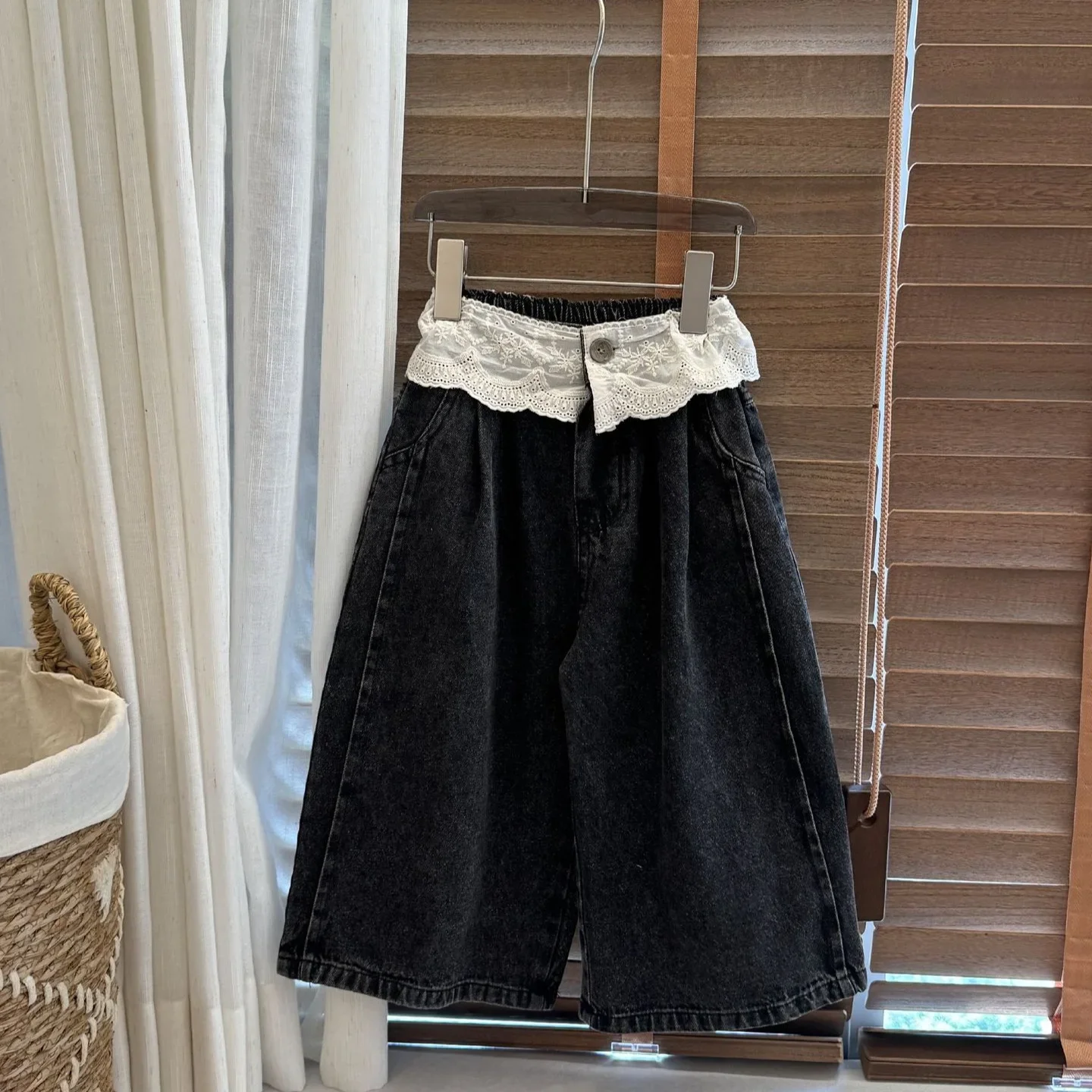 

Широкие джинсовые капри для девочек с кружевной отделкой, повседневные летние брюки средней длины, зимняя одежда для девочек