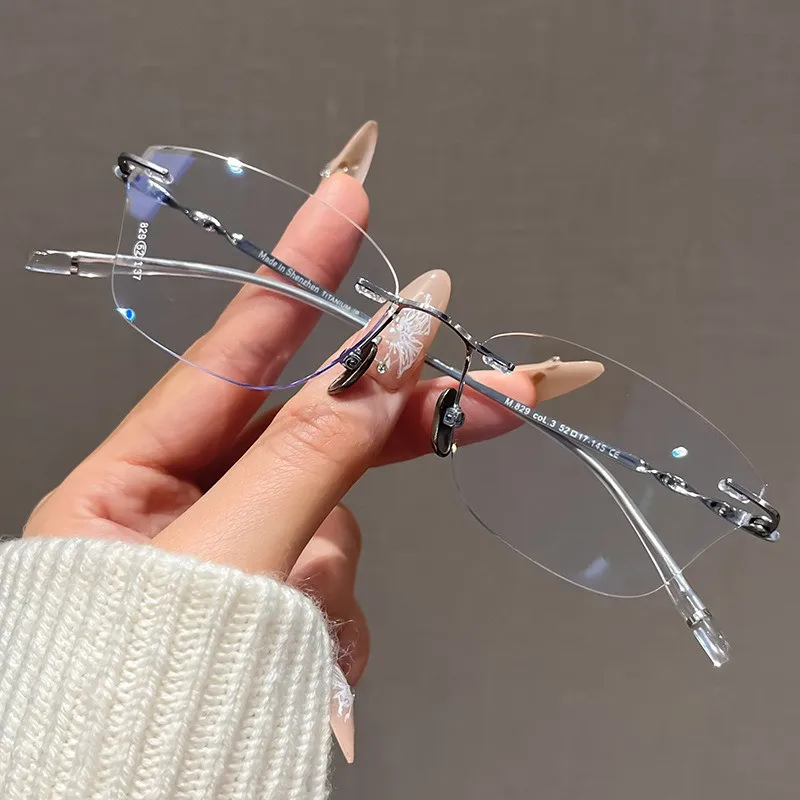 New Cat Eye Frameless Glasses Ultra Light Pure Titanium Myopia Glasses Frame Women's Fashion Butterfly Frameless Glasses Frame