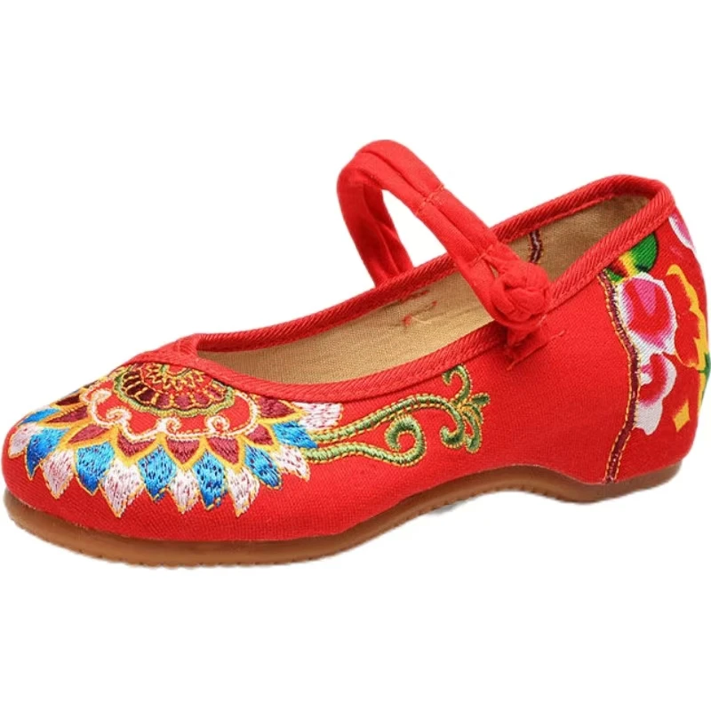 Women's Chinese Traditional Flat Sole Embroidered Shoes Soft Sole Round Toe Retro Canvas Shoes Mary Jane Shoes Red Wedding Shoes