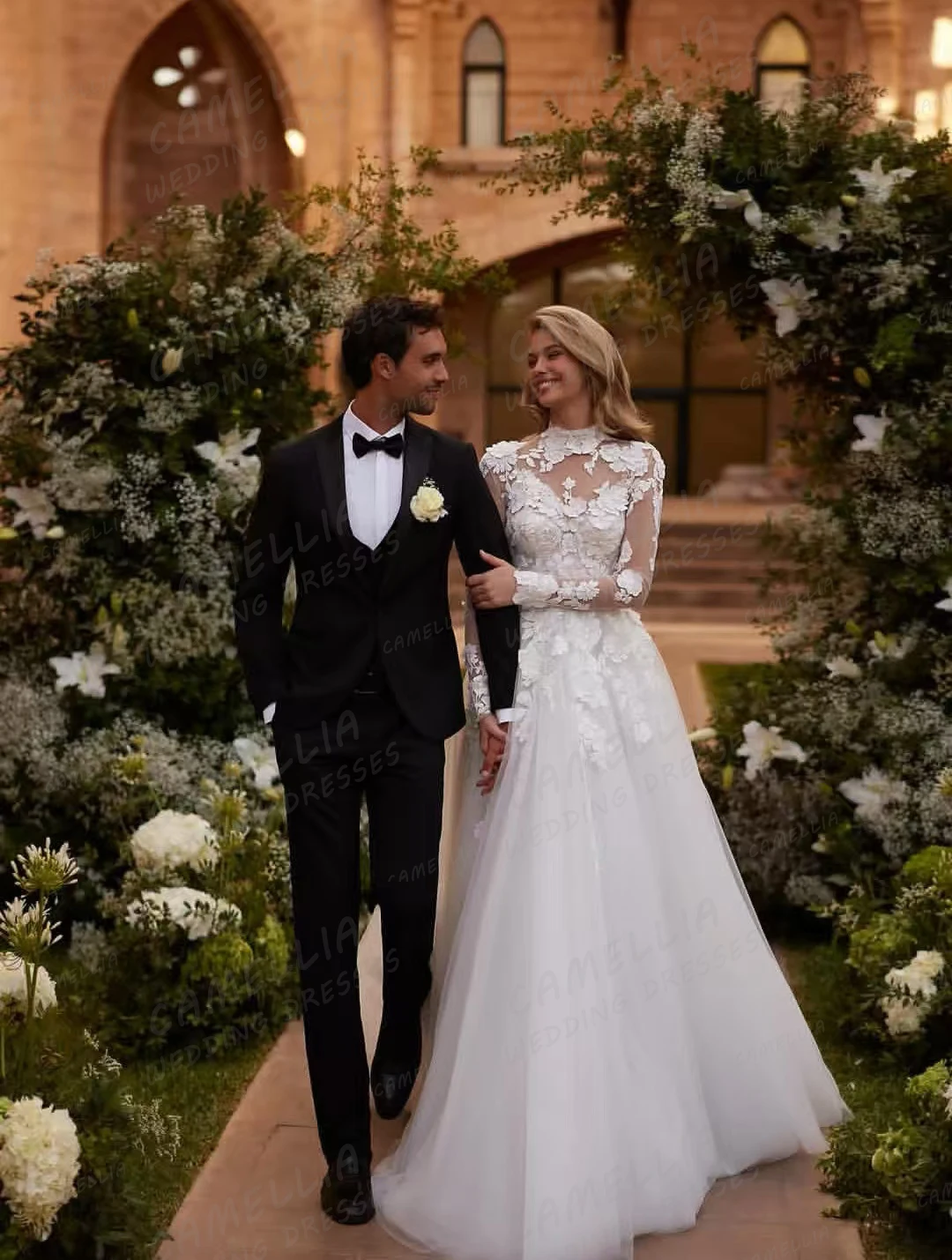 Abiti da sposa eleganti Abiti da sposa A Line da donna Collo alto in pizzo Manica lunga Appliques Tulle 2025 Abiti da sposa personalizzati