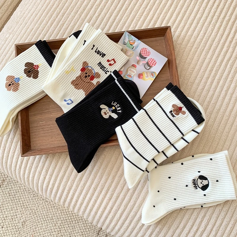 1/5 Paar Damen Herbst Winter neue lässige vielseitige bestickte Hundesocken niedliche Cartoon einfache bequeme Mittelrohrsocken