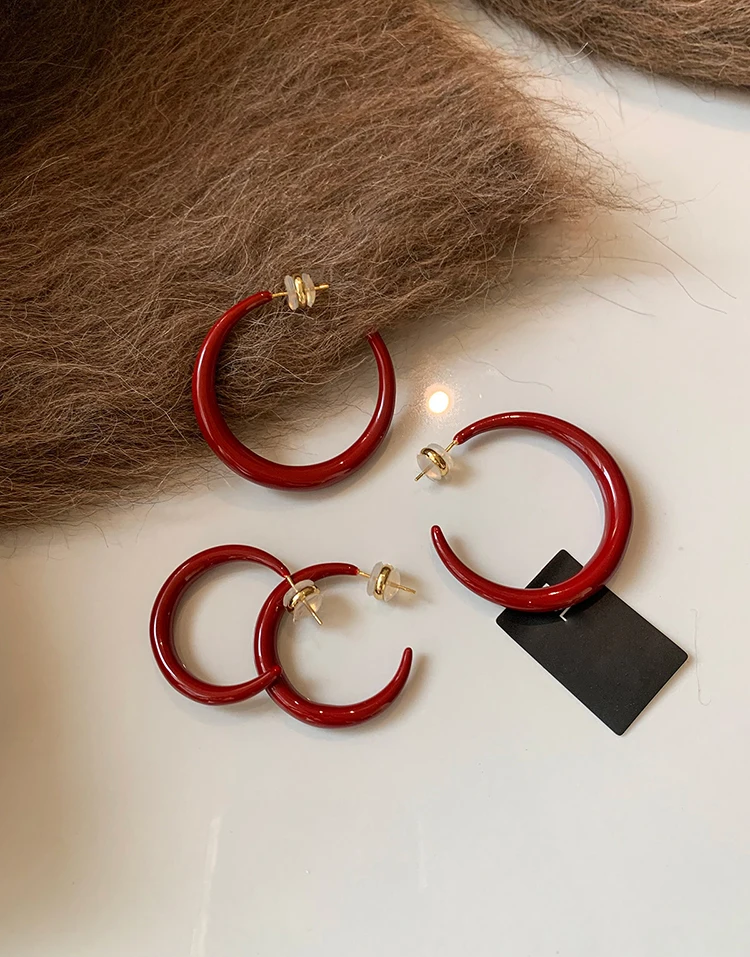 2026 Neujahrs-Ohrringe in Weinrot mit Emaille, C-förmig, europäischer und amerikanischer Stil, schlichte Accessoires für Damen – Detail 13