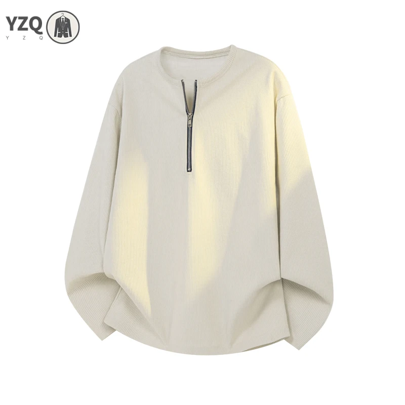 Sudadera de manga larga con cuello redondo y media cremallera para hombre, tejido de pana con canalé vertical, estilo relajado y oversized para un look de otoño en capas.