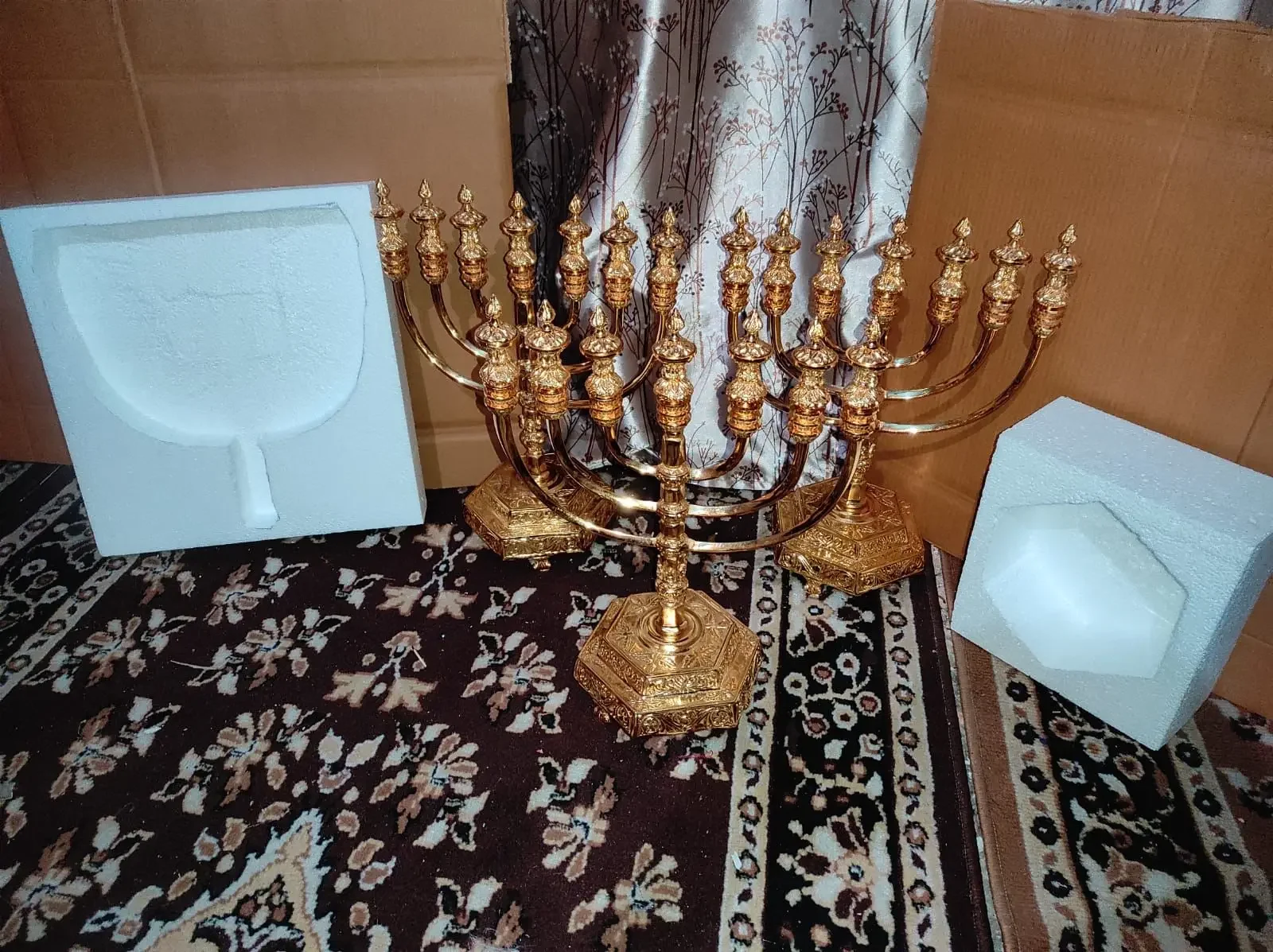 Vendite caldeMenorah israeliano in ottone massiccio |   Candelabrum