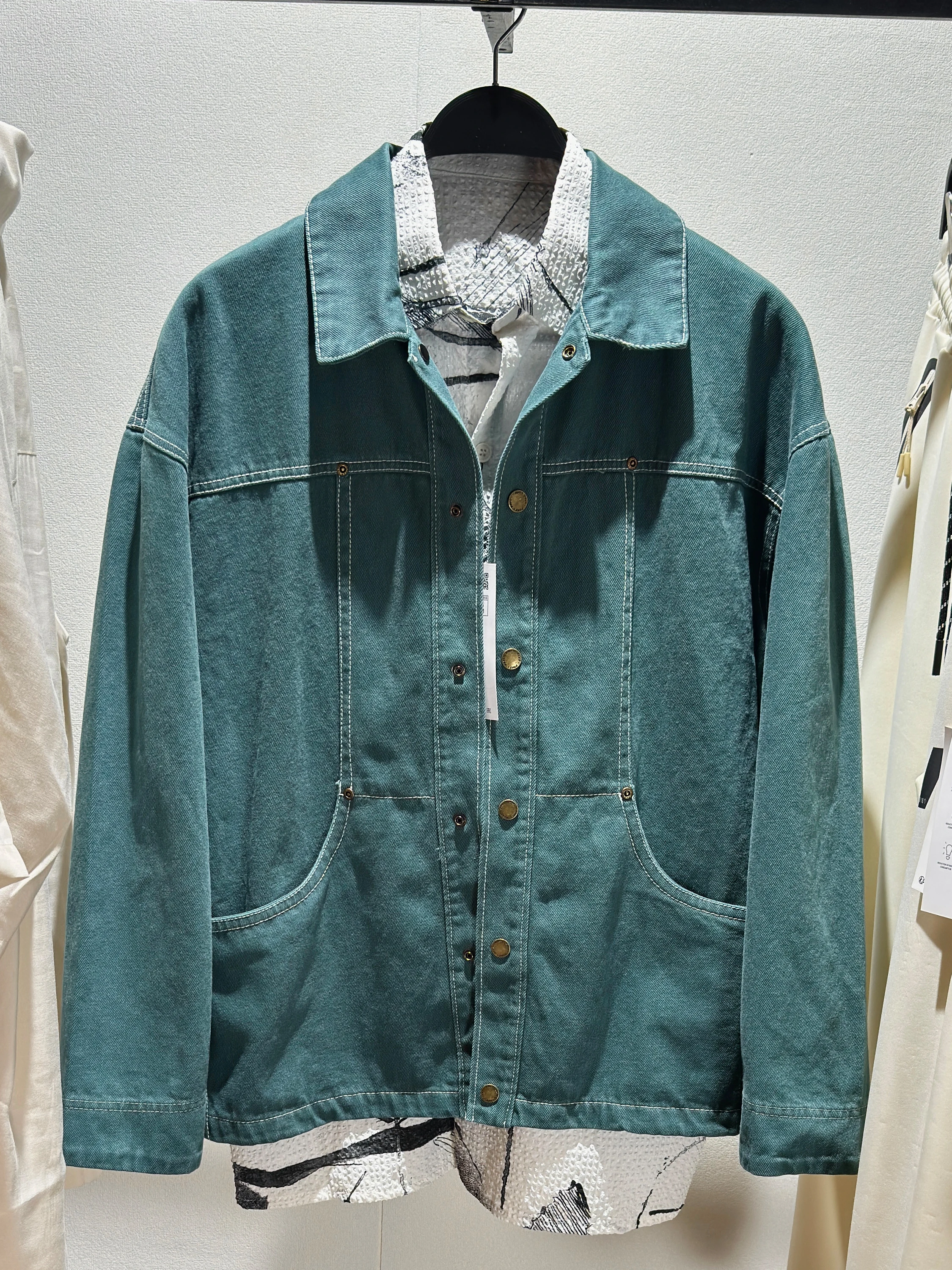 

Новинка: Мужская хлопковая куртка оверсайз с эффектом потертости, осенняя, свободного кроя, с декоративной строчкой, длинными рукавами, на пуговицах