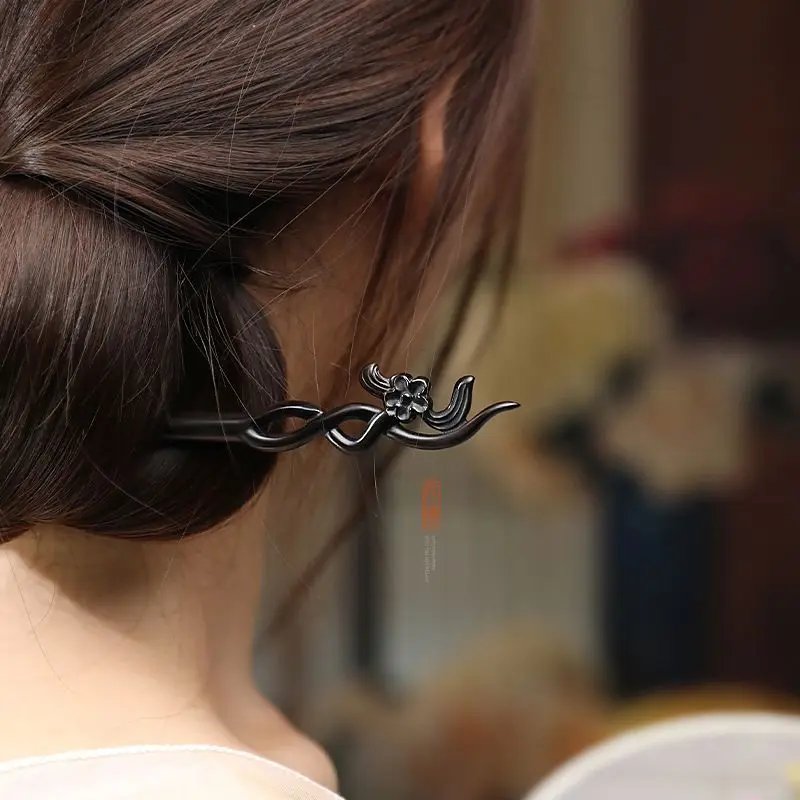 Bastone per capelli in stile cinese Scultura minimalista in legno di sandalo Fiore Forcina Forchette Vintage Hanfu Cheongsam Decor Gioielli per panini per capelli