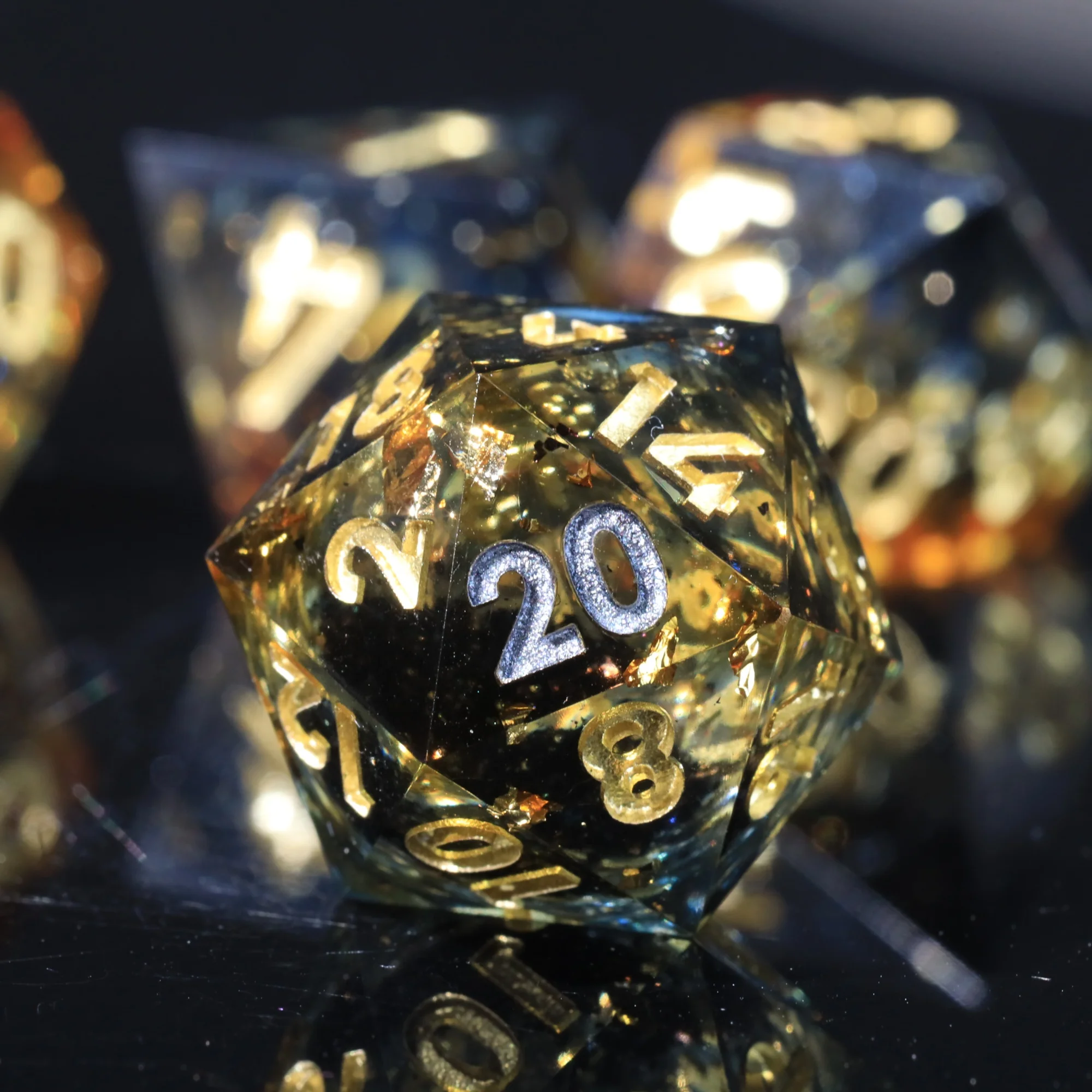 

Набор кубиков MINI PLANET с жидким сердечником, смоляные кубики ручной работы для TRPG Dungeons & Dragons, настольная игра, набор острых кубиков DND MP82, Ashbringer