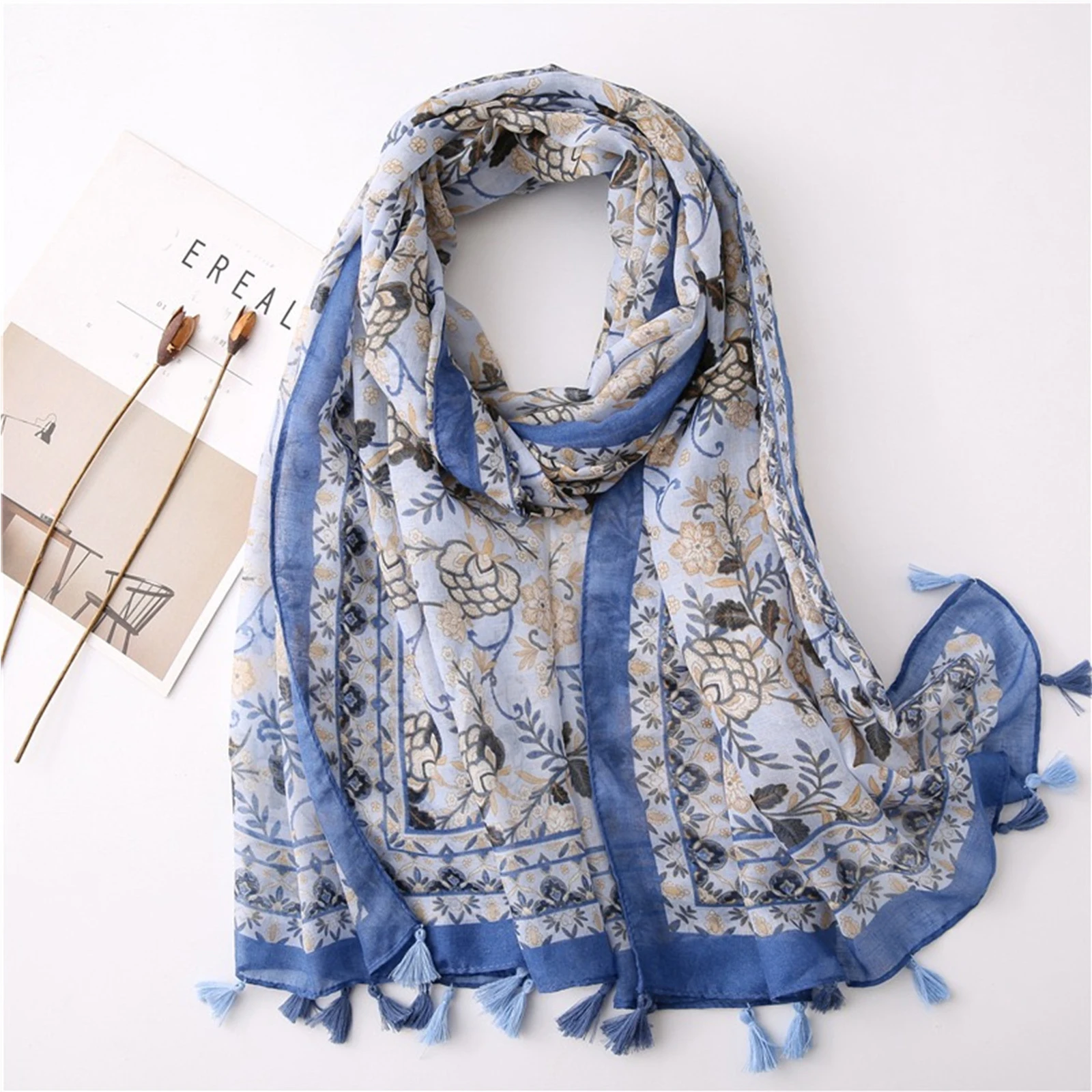 180 * 90cm Bandanna Muslim headscarf outdoor cotton and linen scarf popular print beach towel the four seasons warm tassel shawl