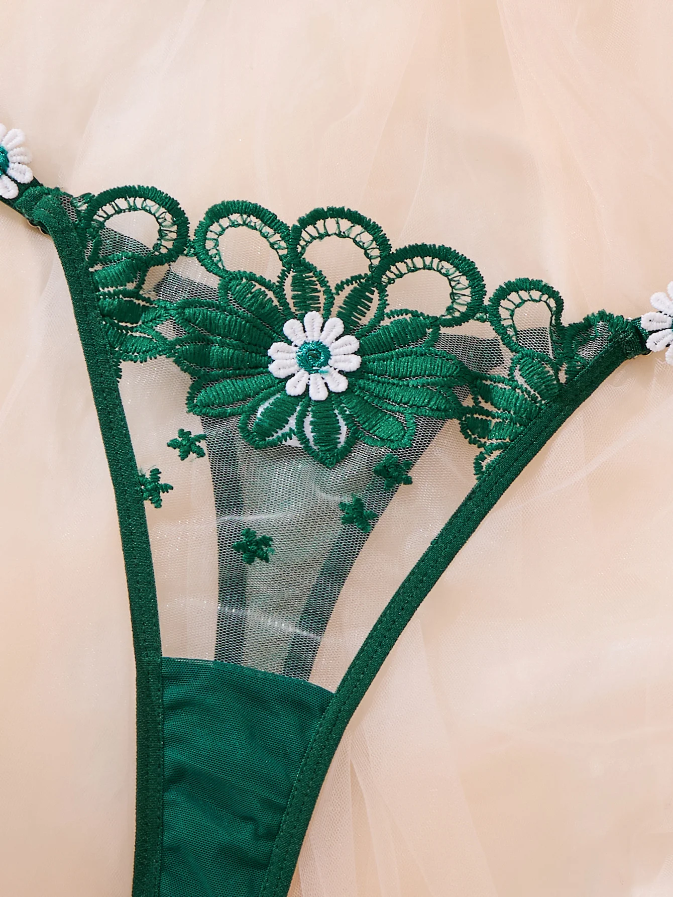 Green sexy lingerie set, including chrysanthemum pattern underwear and thong, a comfortable family-style women's  ZA825086