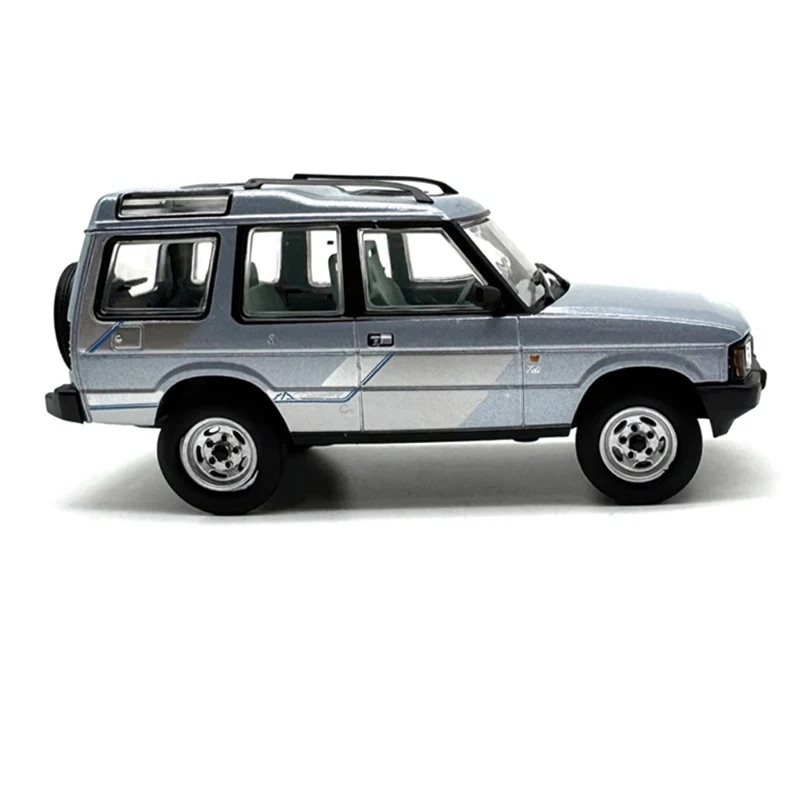 OXFORD Diecast 1:43 Scale Discovery 1 Old Style Off Road Vehicle Alloy Car Model Finished Product Simulation Toy Static Model