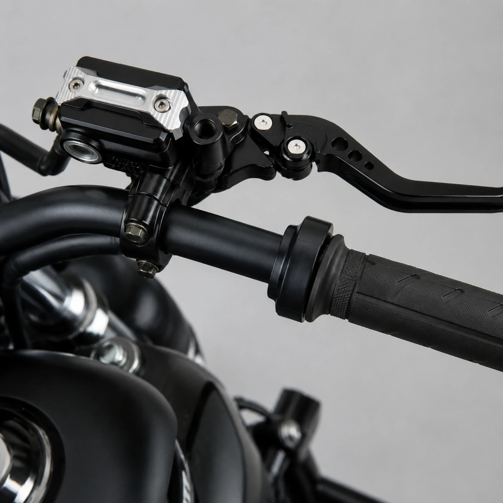 2 Pieces Motorcycle Brake Part Lightweight 22mm Hydraulic Brake Master Cylinder Motorcycle Lever Set with Reservoir Sleek