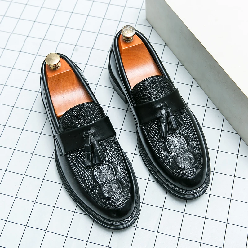 أحذية كاجوال للرجال بشراشيب مناسبة للعمل الرسمي بنمط تمساح أحذية عصرية ذات ملمس راقي