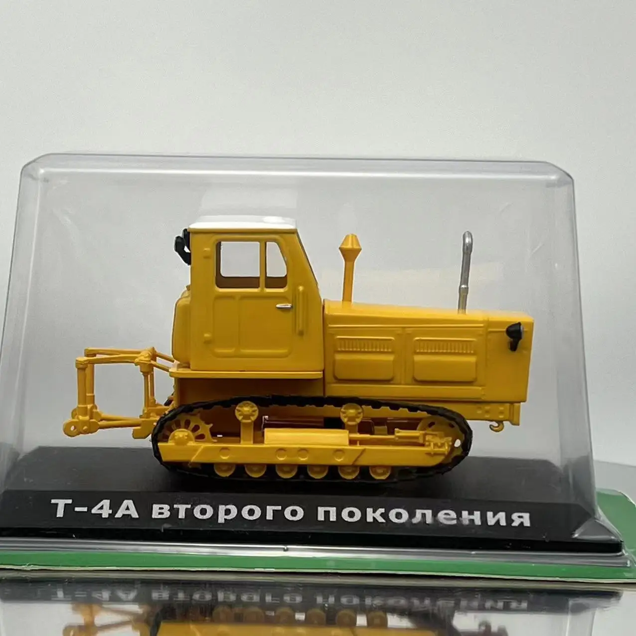 

Diecast 1/43 Scale Soviet T-4A Tractor Model Alloy Car Model Collectible Toy Gift Souvenir Display Ornament