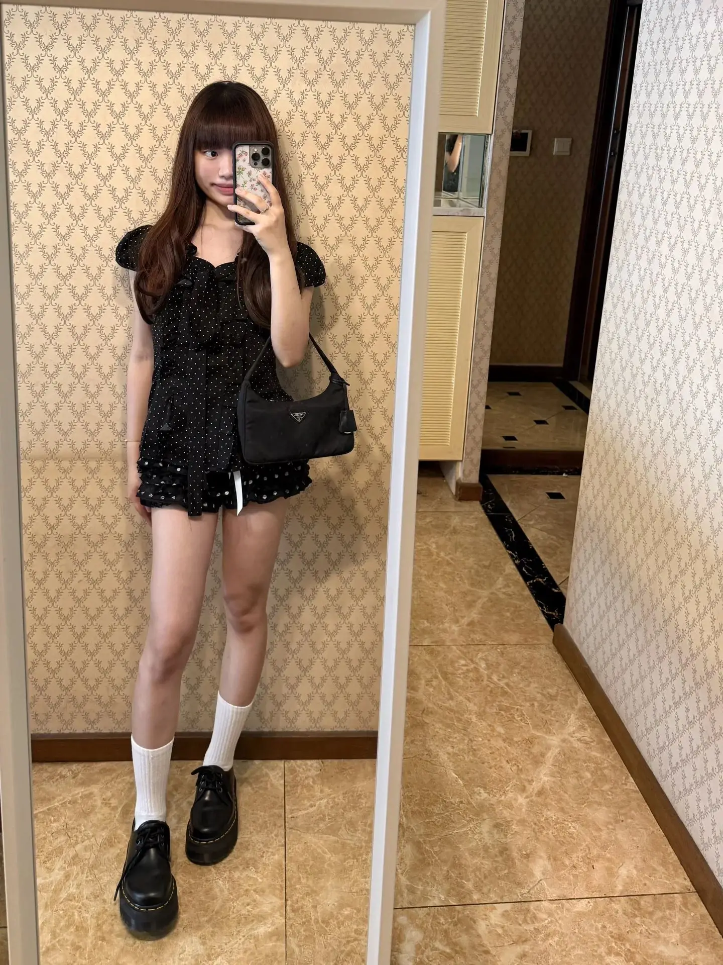 เสื้อผู้หญิงทรงสลิมฟิต ลายจุดสวยงาม สไตล์เกาหลี สำหรับฤดูร้อน ให้ลุคหวานซ่อนเปรี้ยว