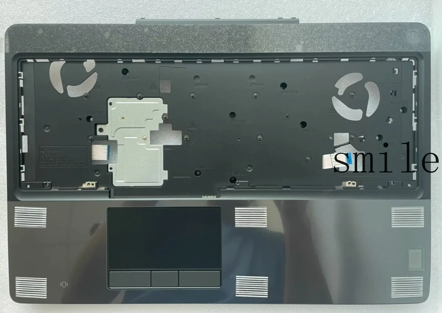 

Для ноутбуков Dell Precision M7510 M7520: верхняя крышка корпуса (C-крышка) с упором для рук (пальмрестом) 056N18 56N18