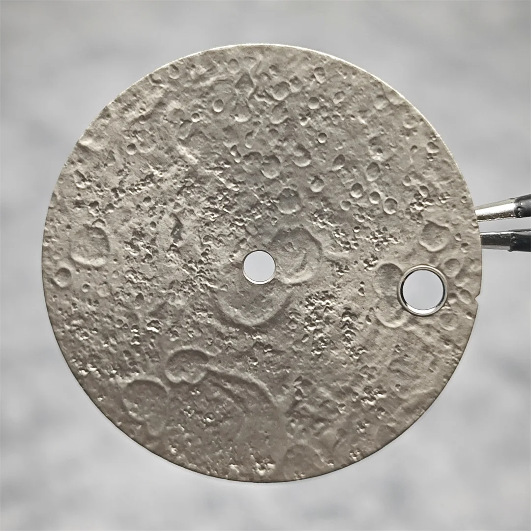 28.5mm Watch Dial Lunar Texture Surface with Single Date Space Watch Faces Replace Accessories for NH35 NH36 Movement